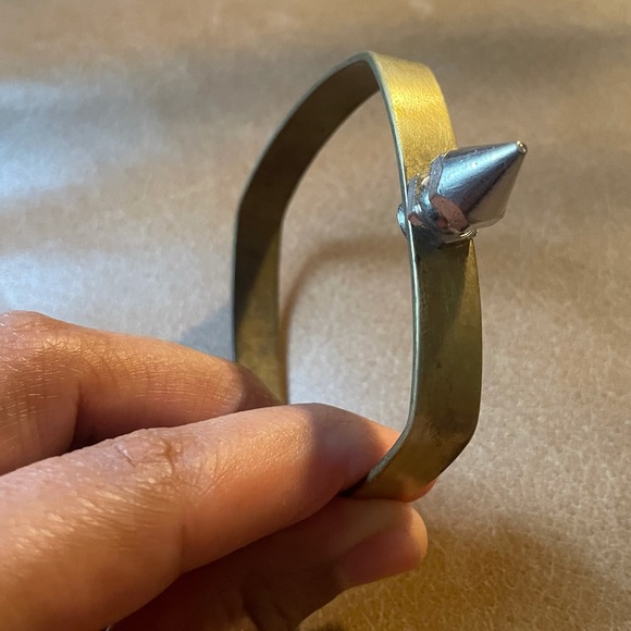 Brass square bangle cuff bracelet - Picture 4 of 7